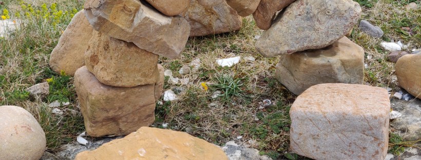 Stone arch just above the beach at Longniddry Bents