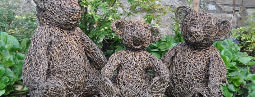 Wicker scupltures of the three bears